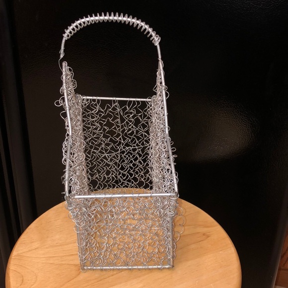⭐️Silver Metal Star Baskets - Picture 3 of 3